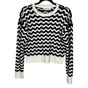 Noisy May Black White Zig Zag Sweater Crewneck Long Sleeve Winter Soft Artsy L